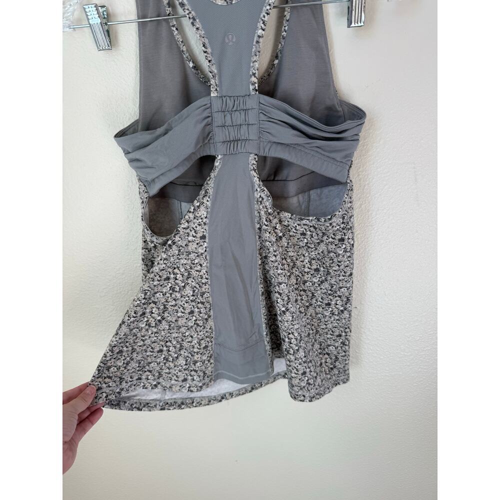 Lululemon Tone It Tank Floral Pattern Gray Size 8 - Picture 6 of 8